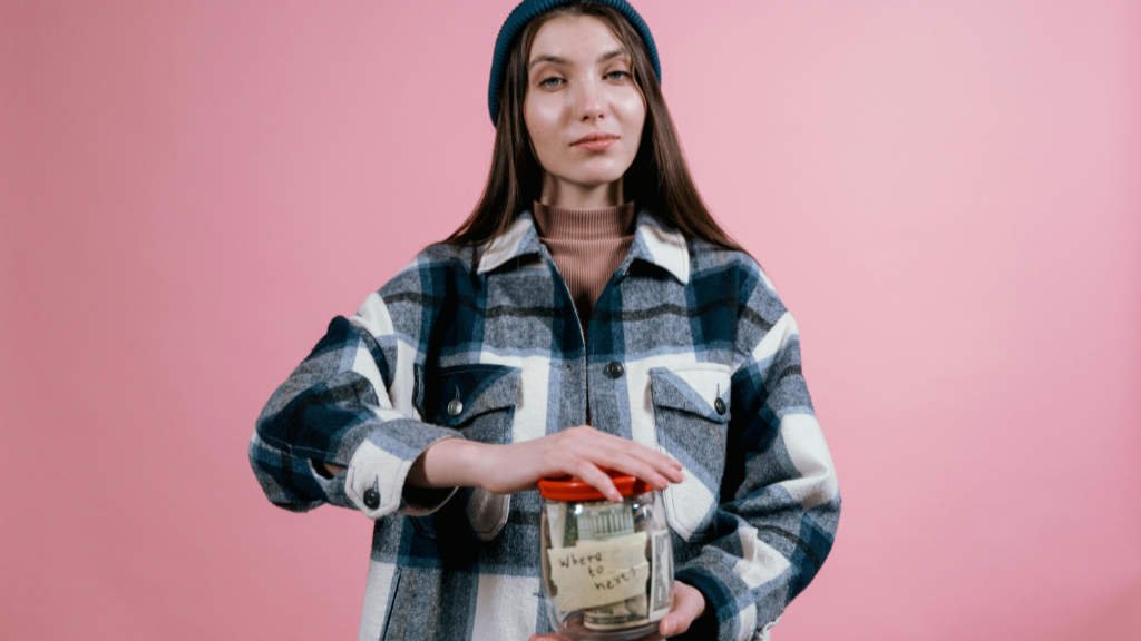 Top 10 Money Mistakes to Avoid in Your 20s and 30s thumbnail